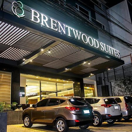 קואזון סיטי Brentwood Suites מראה חיצוני תמונה