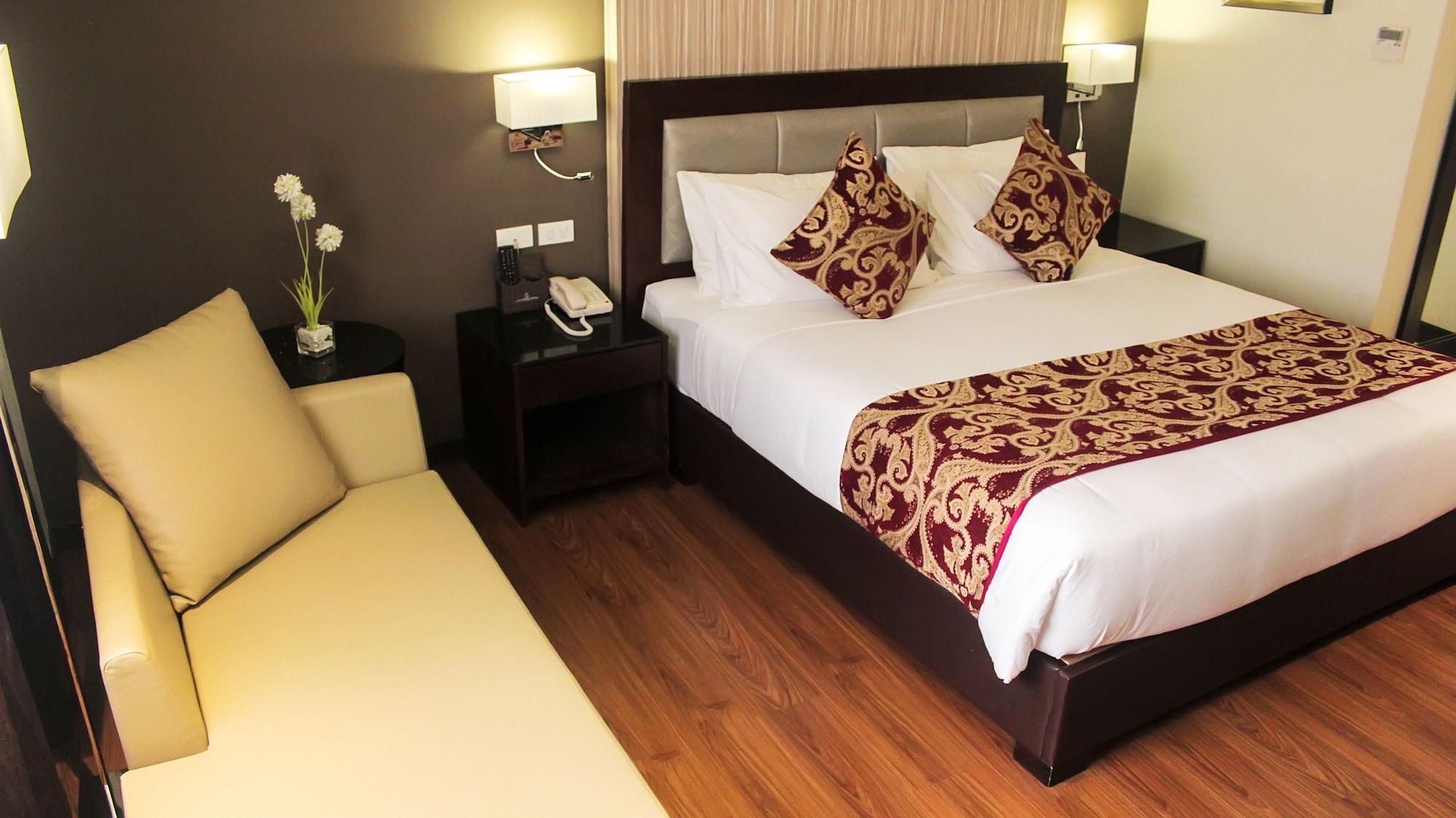 קואזון סיטי Brentwood Suites מראה חיצוני תמונה