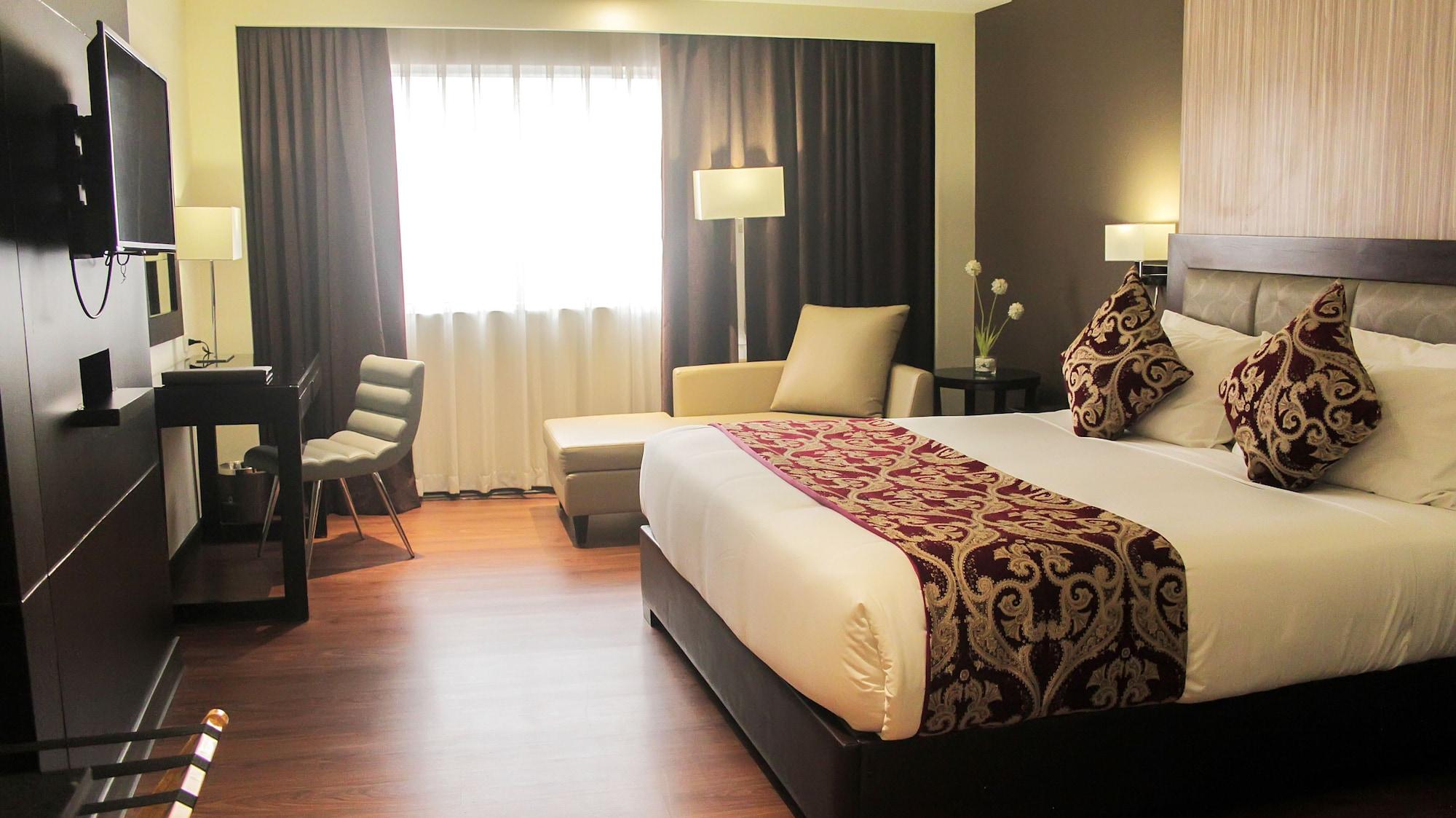 קואזון סיטי Brentwood Suites מראה חיצוני תמונה