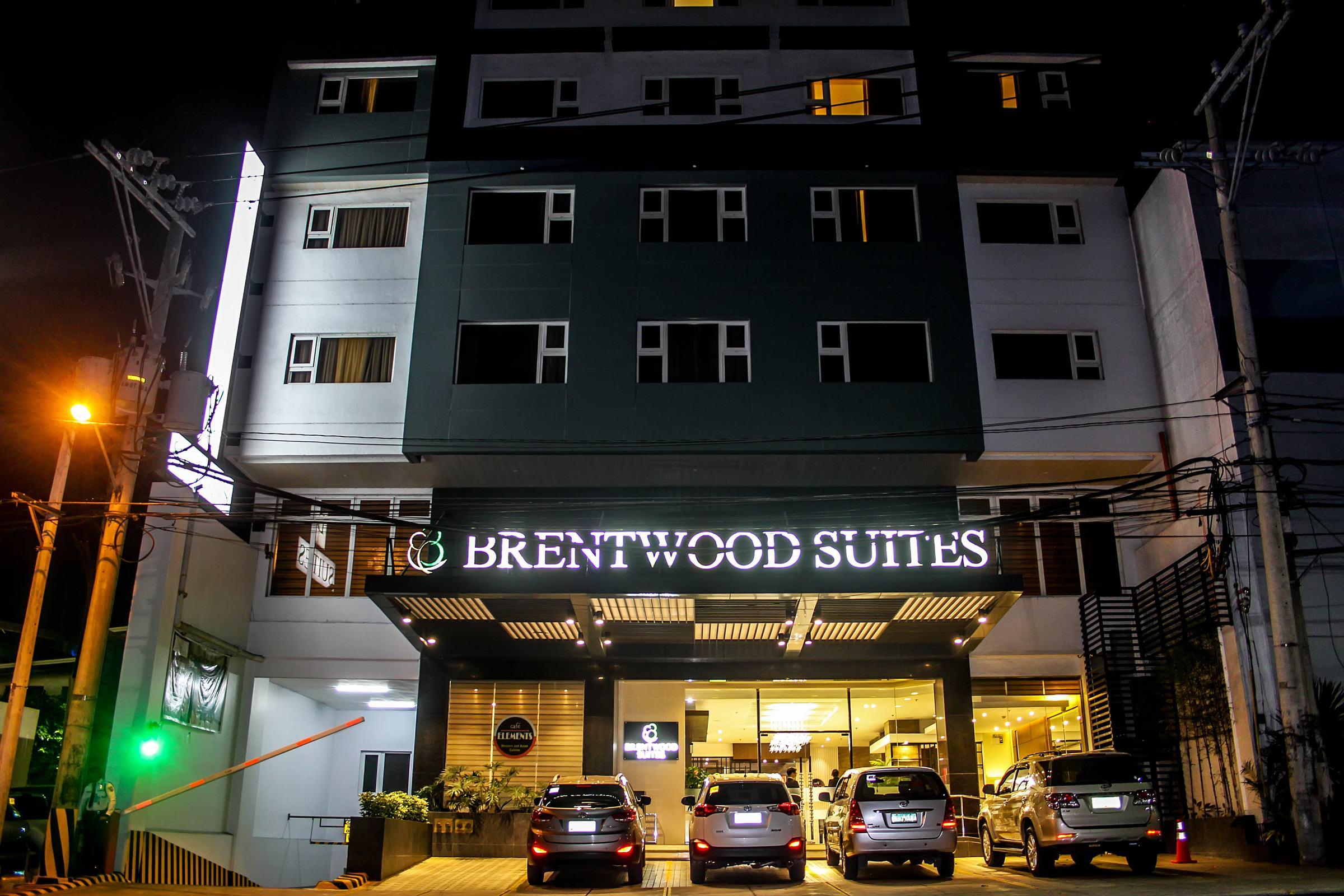 קואזון סיטי Brentwood Suites מראה חיצוני תמונה